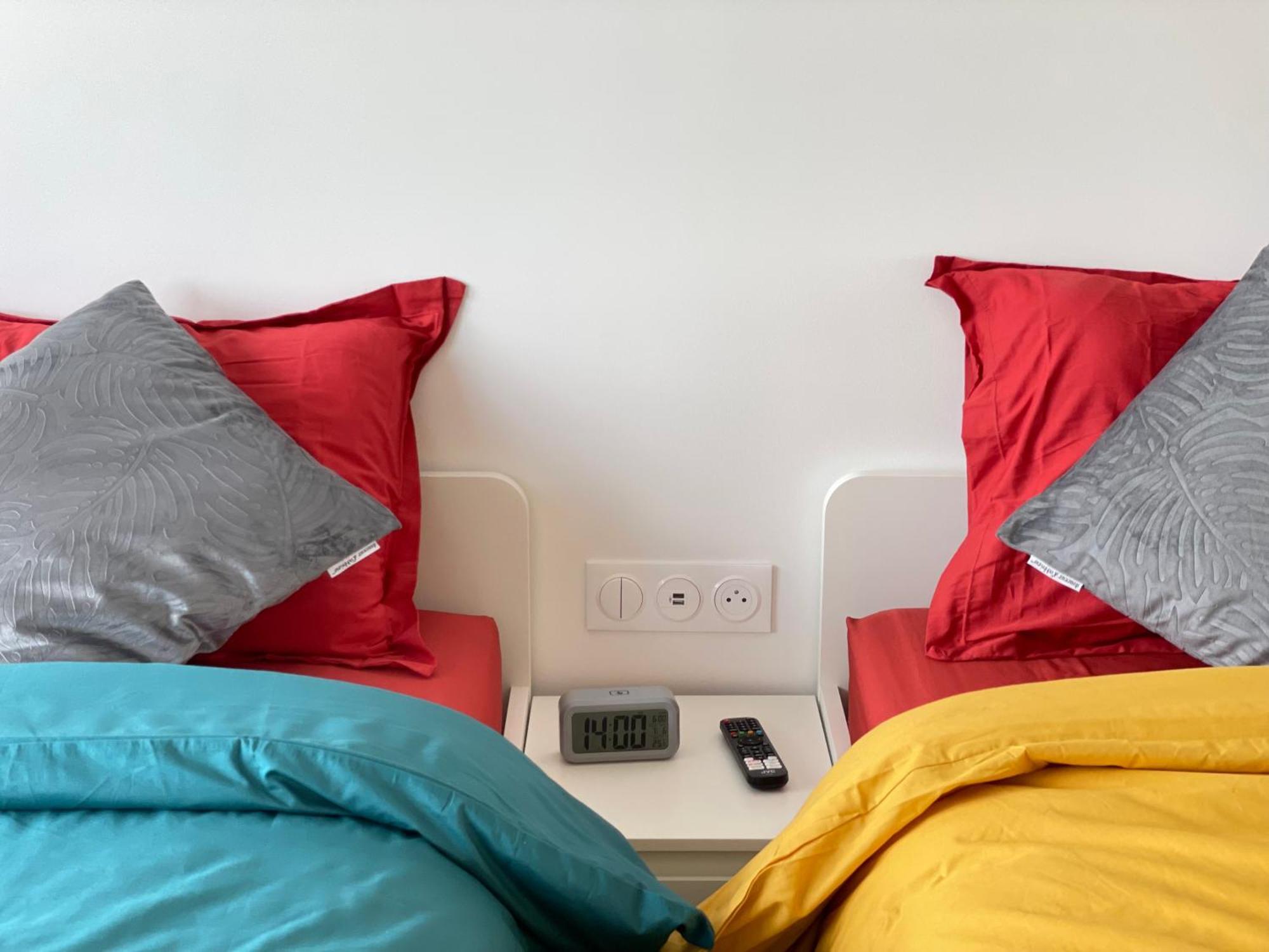 Paris Pantin Magnifique Appartement 4 Pieces De 108M2 Avec 2 Parking Interieur - Tres Cosy Pour 1 A 12 Personnes - Entierement Refait A Neuf Entire Apartment Luxurious And Warm - Pantin Paris 19 Eme Free Wifi Gratuit Exterior photo