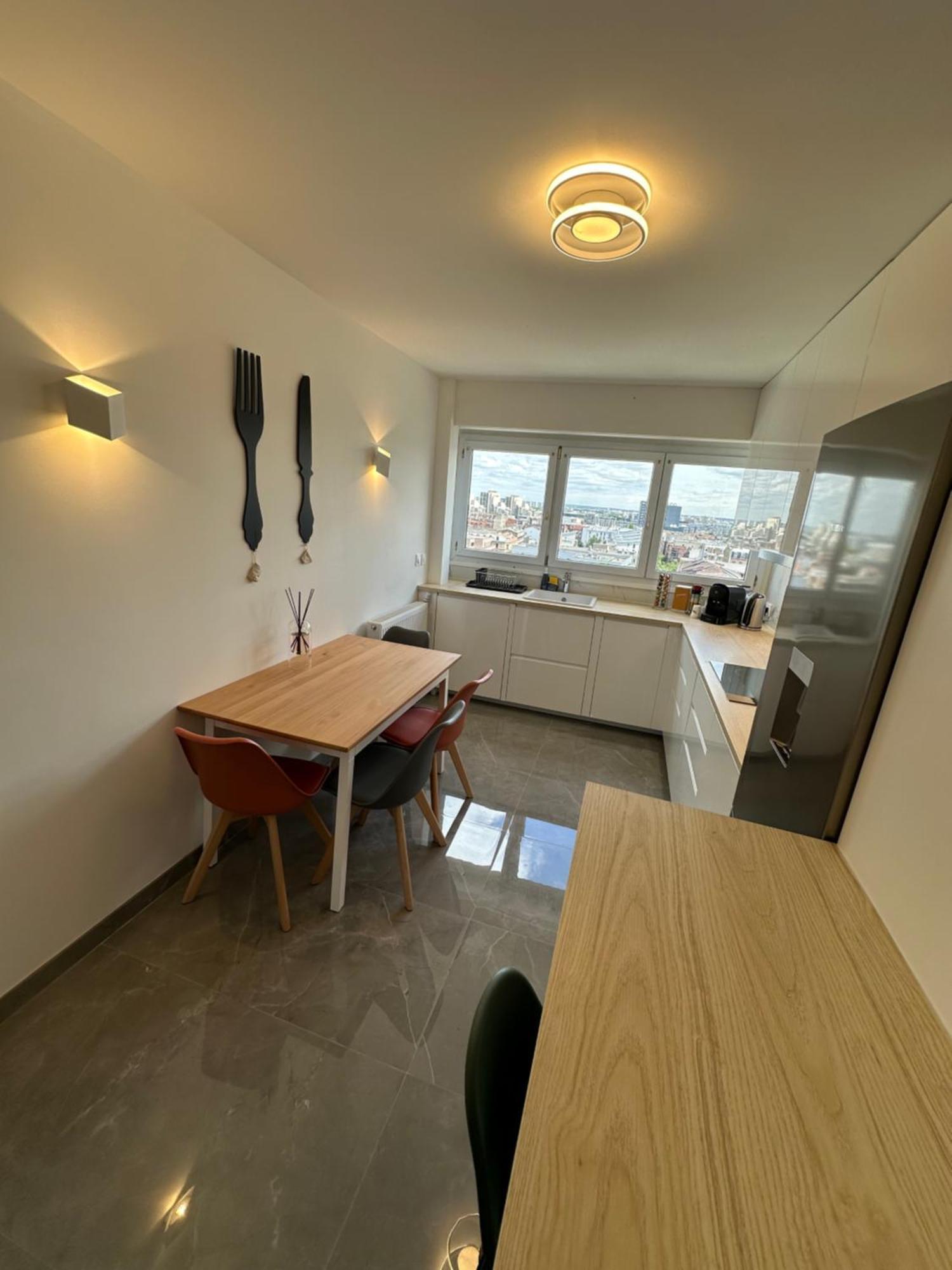 Paris Pantin Magnifique Appartement 4 Pieces De 108M2 Avec 2 Parking Interieur - Tres Cosy Pour 1 A 12 Personnes - Entierement Refait A Neuf Entire Apartment Luxurious And Warm - Pantin Paris 19 Eme Free Wifi Gratuit Exterior photo