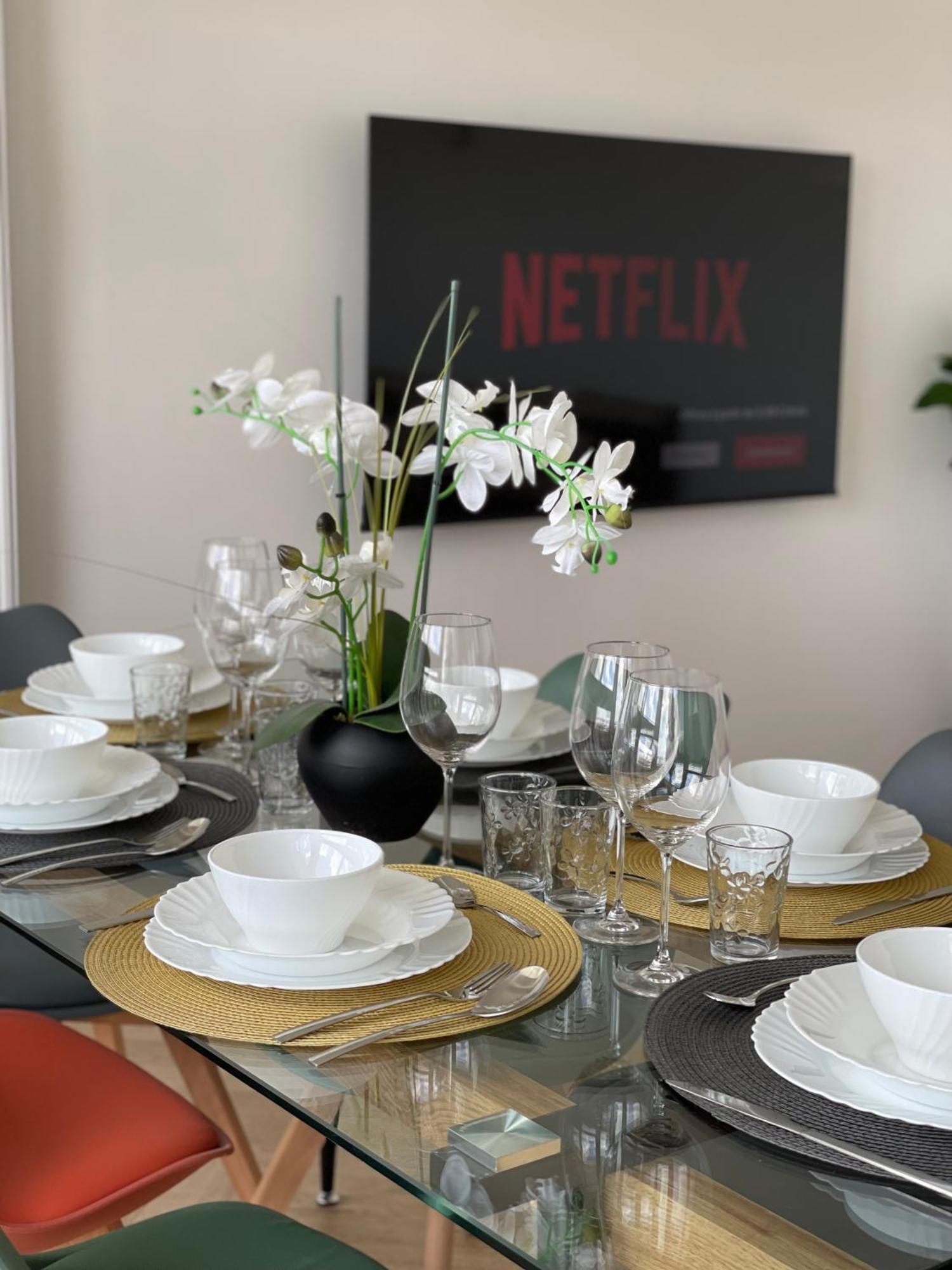 Paris Pantin Magnifique Appartement 4 Pieces De 108M2 Avec 2 Parking Interieur - Tres Cosy Pour 1 A 12 Personnes - Entierement Refait A Neuf Entire Apartment Luxurious And Warm - Pantin Paris 19 Eme Free Wifi Gratuit Exterior photo