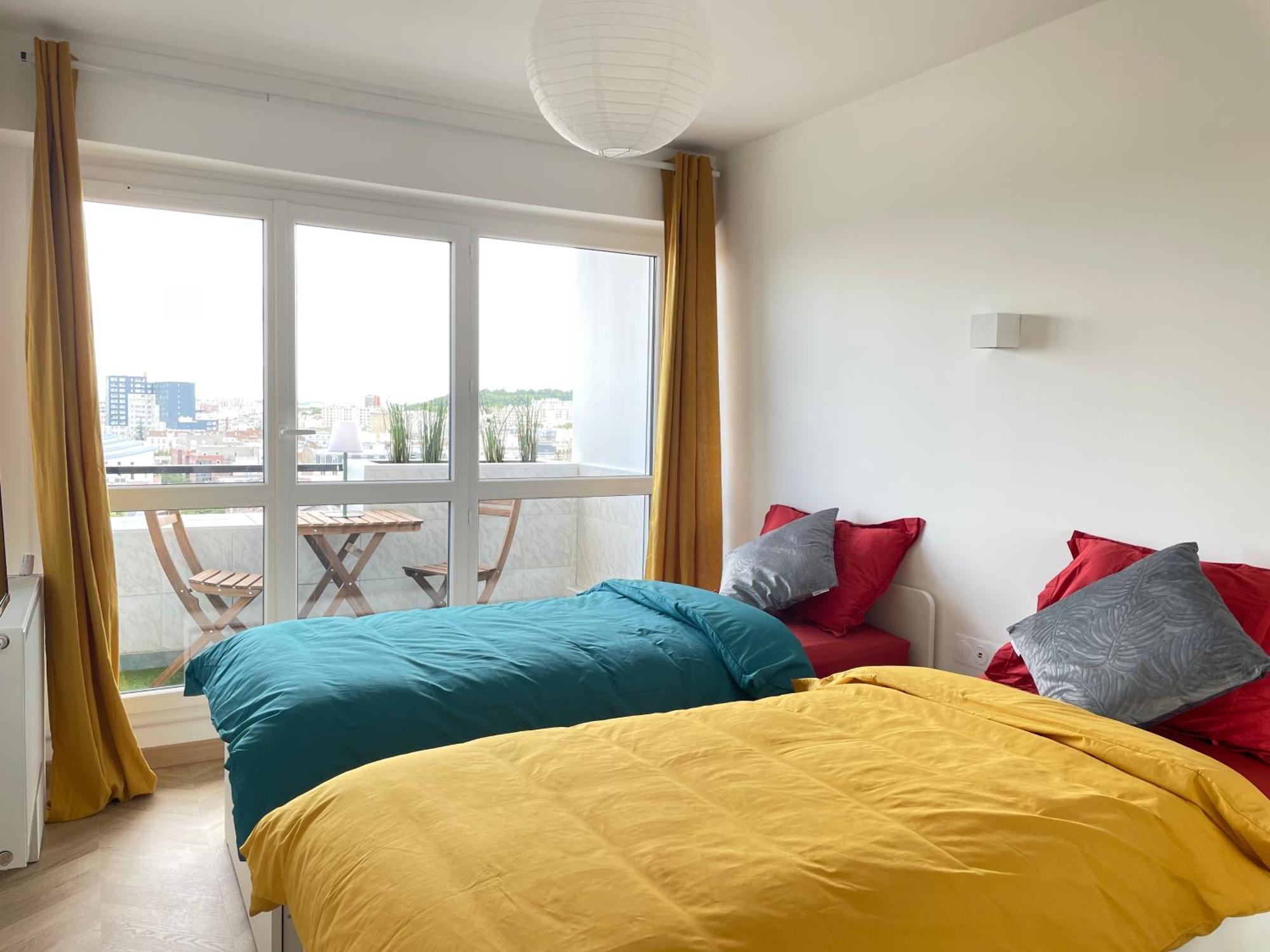 Paris Pantin Magnifique Appartement 4 Pieces De 108M2 Avec 2 Parking Interieur - Tres Cosy Pour 1 A 12 Personnes - Entierement Refait A Neuf Entire Apartment Luxurious And Warm - Pantin Paris 19 Eme Free Wifi Gratuit Exterior photo