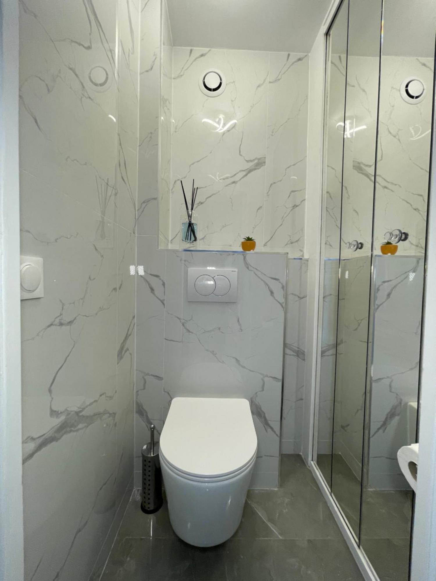 Paris Pantin Magnifique Appartement 4 Pieces De 108M2 Avec 2 Parking Interieur - Tres Cosy Pour 1 A 12 Personnes - Entierement Refait A Neuf Entire Apartment Luxurious And Warm - Pantin Paris 19 Eme Free Wifi Gratuit Exterior photo