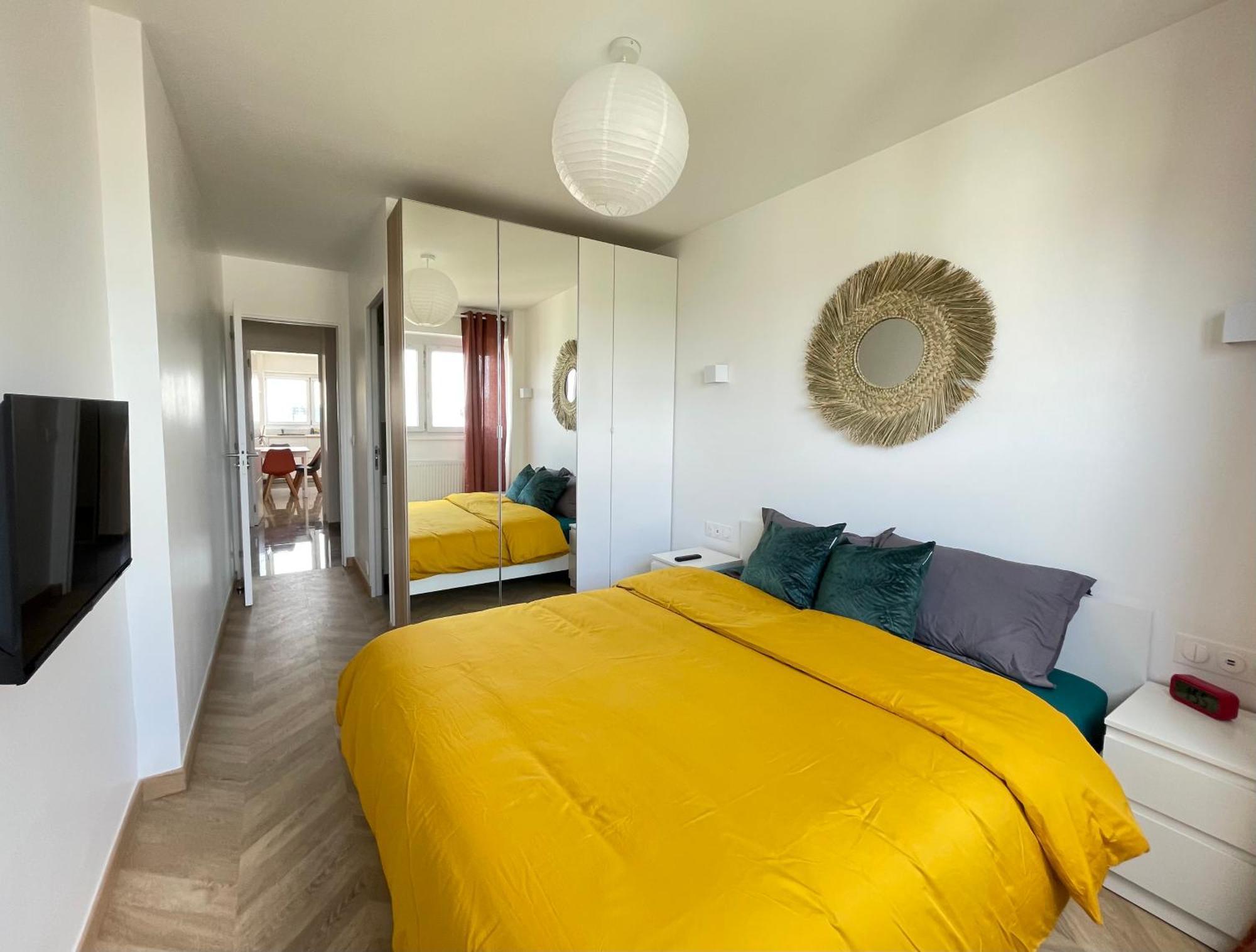 Paris Pantin Magnifique Appartement 4 Pieces De 108M2 Avec 2 Parking Interieur - Tres Cosy Pour 1 A 12 Personnes - Entierement Refait A Neuf Entire Apartment Luxurious And Warm - Pantin Paris 19 Eme Free Wifi Gratuit Exterior photo