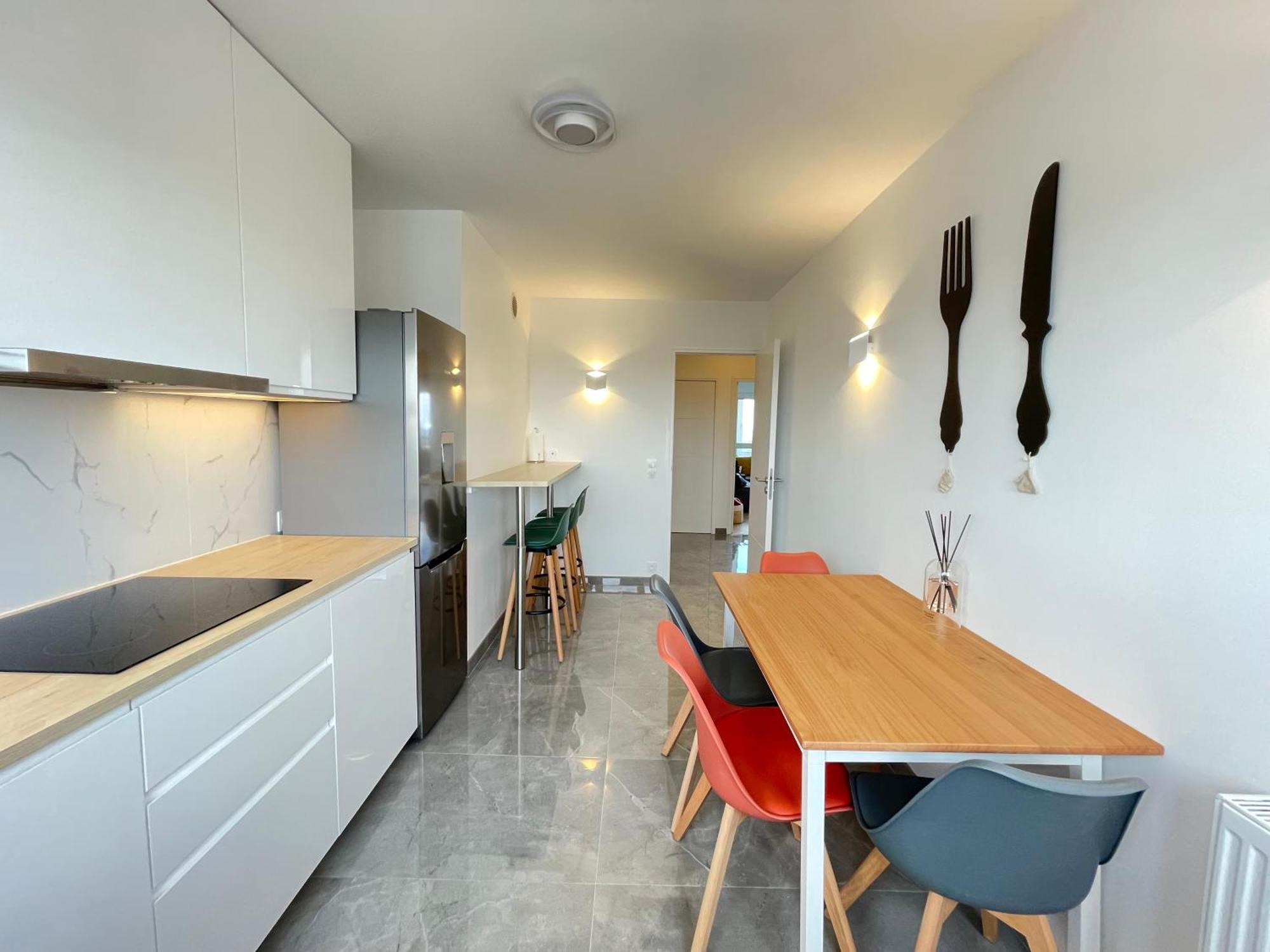 Paris Pantin Magnifique Appartement 4 Pieces De 108M2 Avec 2 Parking Interieur - Tres Cosy Pour 1 A 12 Personnes - Entierement Refait A Neuf Entire Apartment Luxurious And Warm - Pantin Paris 19 Eme Free Wifi Gratuit Exterior photo