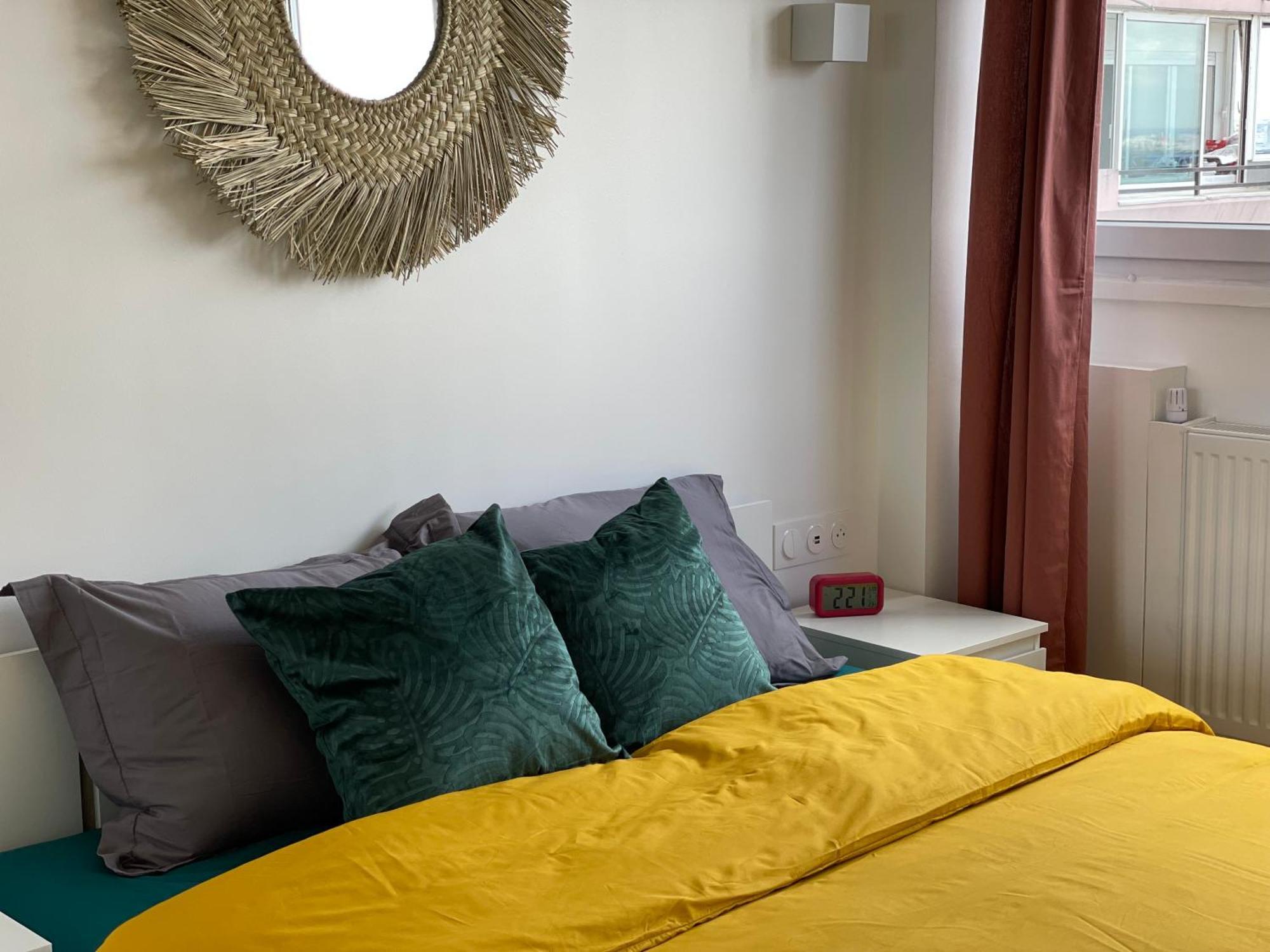 Paris Pantin Magnifique Appartement 4 Pieces De 108M2 Avec 2 Parking Interieur - Tres Cosy Pour 1 A 12 Personnes - Entierement Refait A Neuf Entire Apartment Luxurious And Warm - Pantin Paris 19 Eme Free Wifi Gratuit Exterior photo