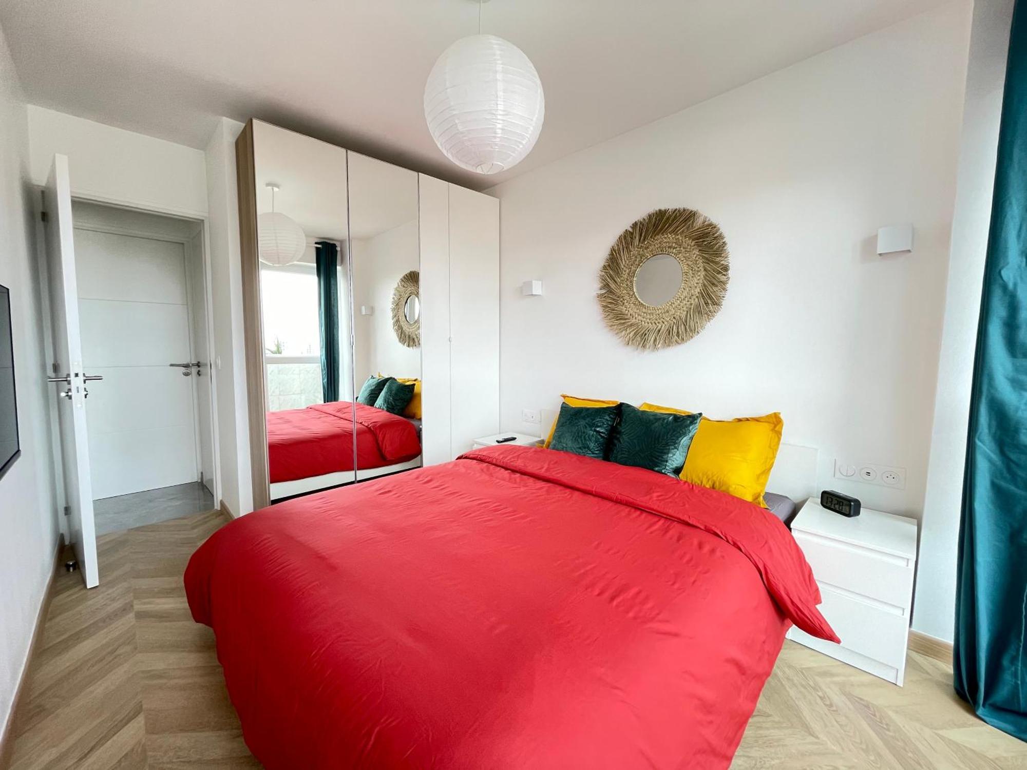Paris Pantin Magnifique Appartement 4 Pieces De 108M2 Avec 2 Parking Interieur - Tres Cosy Pour 1 A 12 Personnes - Entierement Refait A Neuf Entire Apartment Luxurious And Warm - Pantin Paris 19 Eme Free Wifi Gratuit Exterior photo