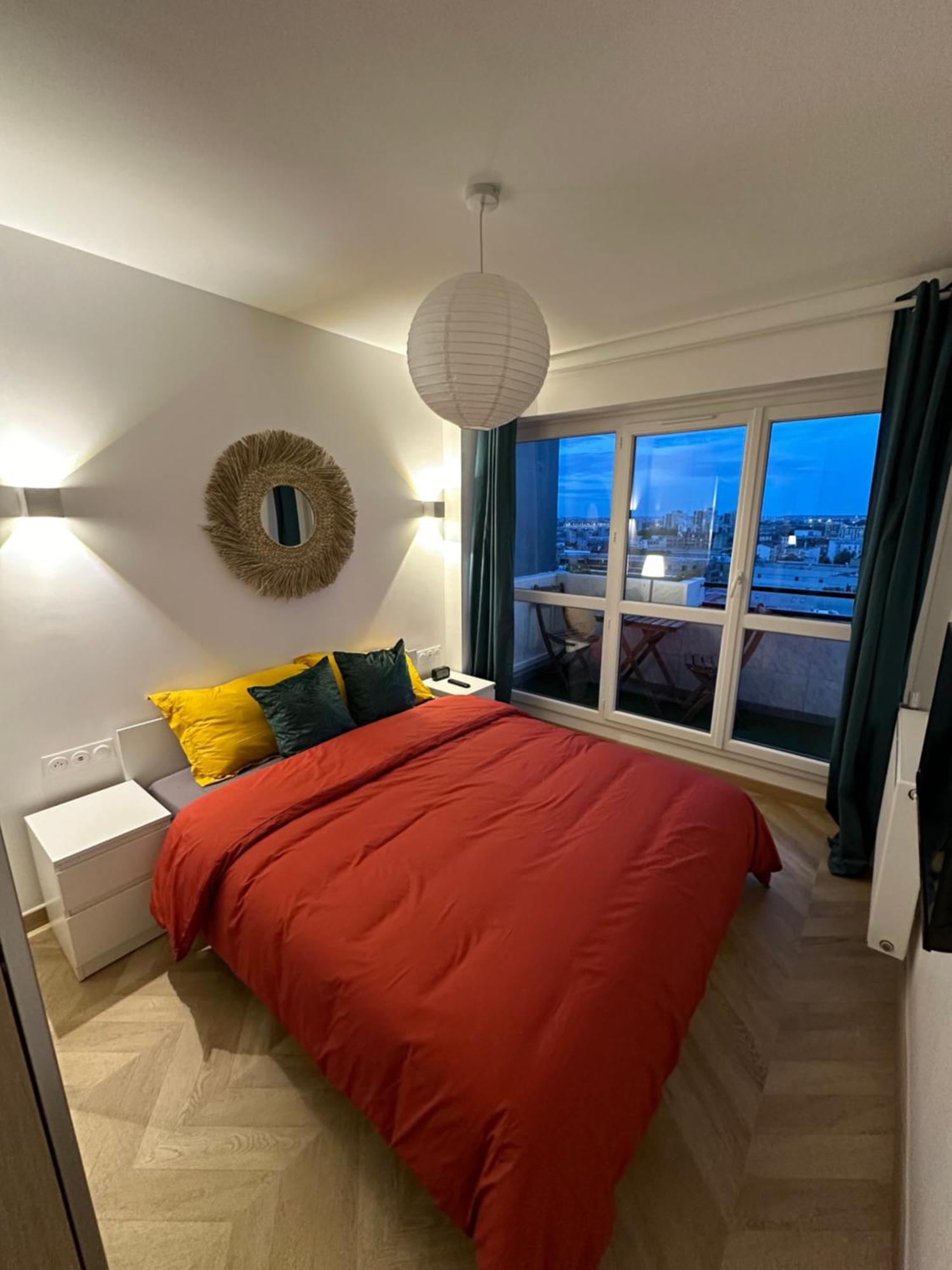 Paris Pantin Magnifique Appartement 4 Pieces De 108M2 Avec 2 Parking Interieur - Tres Cosy Pour 1 A 12 Personnes - Entierement Refait A Neuf Entire Apartment Luxurious And Warm - Pantin Paris 19 Eme Free Wifi Gratuit Exterior photo
