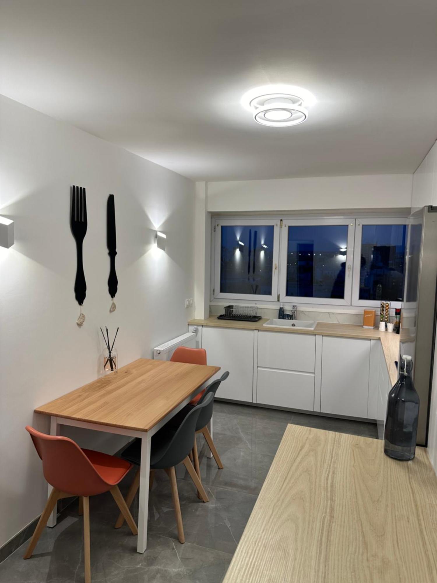 Paris Pantin Magnifique Appartement 4 Pieces De 108M2 Avec 2 Parking Interieur - Tres Cosy Pour 1 A 12 Personnes - Entierement Refait A Neuf Entire Apartment Luxurious And Warm - Pantin Paris 19 Eme Free Wifi Gratuit Exterior photo