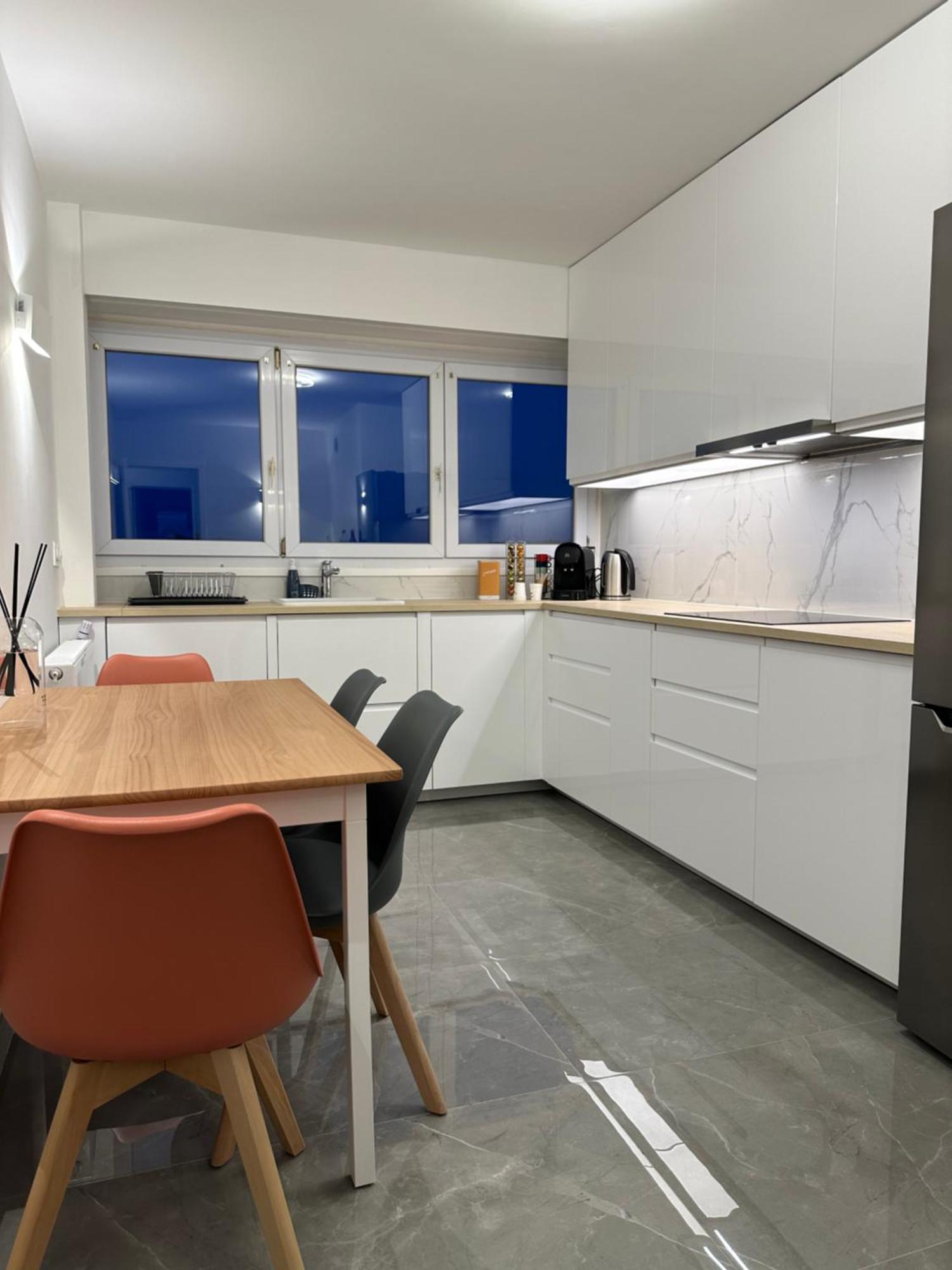 Paris Pantin Magnifique Appartement 4 Pieces De 108M2 Avec 2 Parking Interieur - Tres Cosy Pour 1 A 12 Personnes - Entierement Refait A Neuf Entire Apartment Luxurious And Warm - Pantin Paris 19 Eme Free Wifi Gratuit Exterior photo